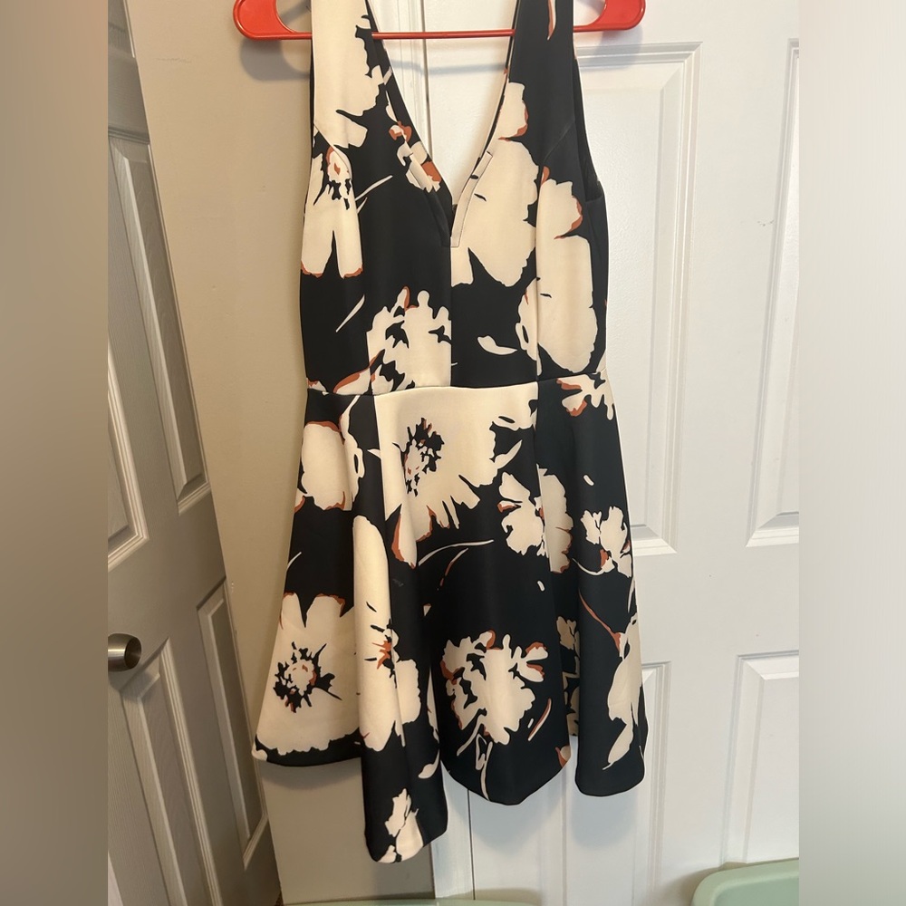 Maeve Anthropologie Scuba Large Flower print black and white dress
